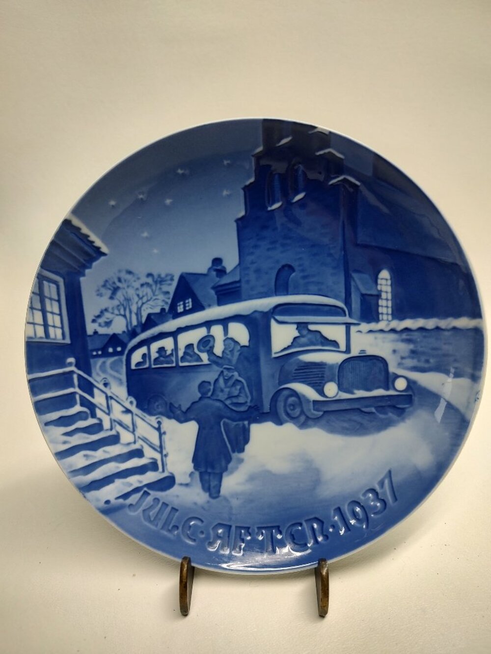 Vintage 1937 Bing & Grondahl Blue Plate Bus Denmark 7" B &G Danmark